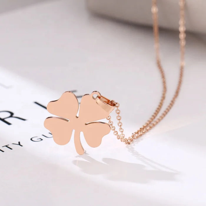 Minimalist Clover Pendant Necklace