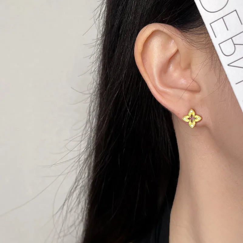 Vintage Clover Stud Earrings