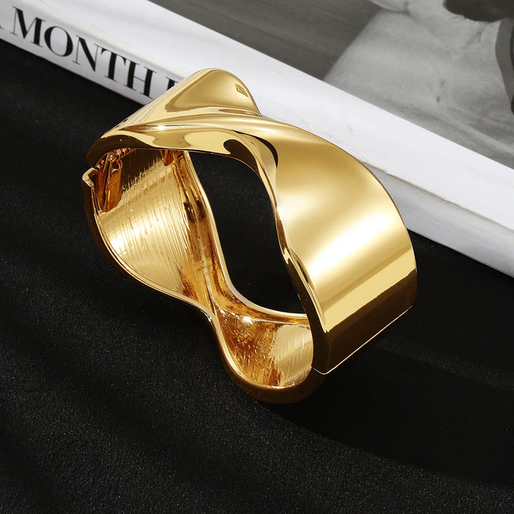 2026 Nieuw ontwerp dikke armband sieraden populaire overdreven glanzende geometrische brede armband cadeau voor vrouwen