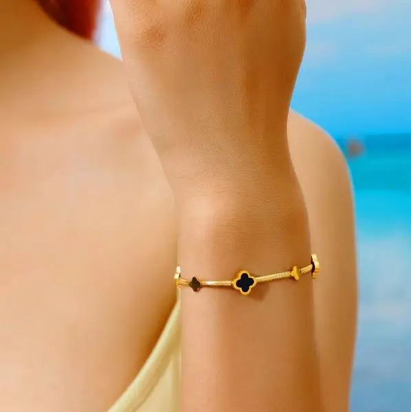 Vintage Clover Station Bracelet