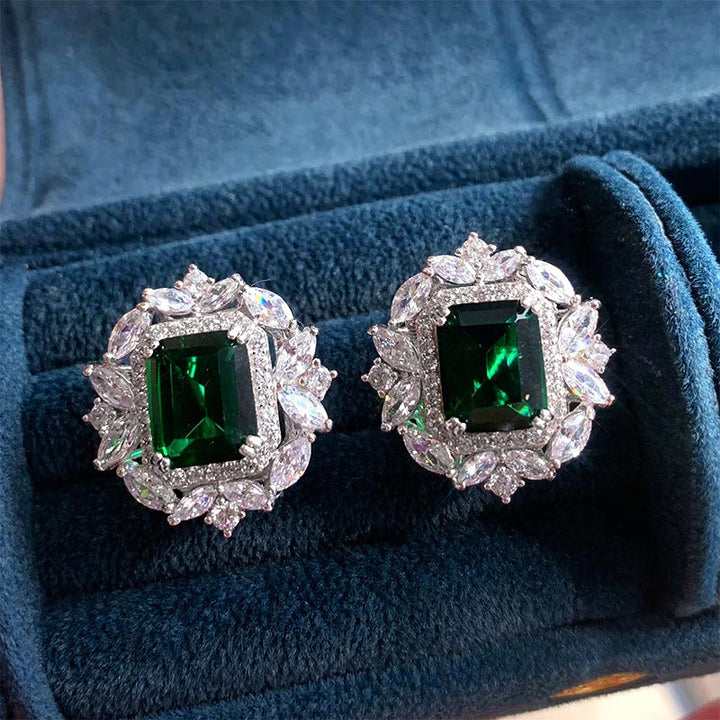 Vivessa Elvryn Earrings (White Gold)
