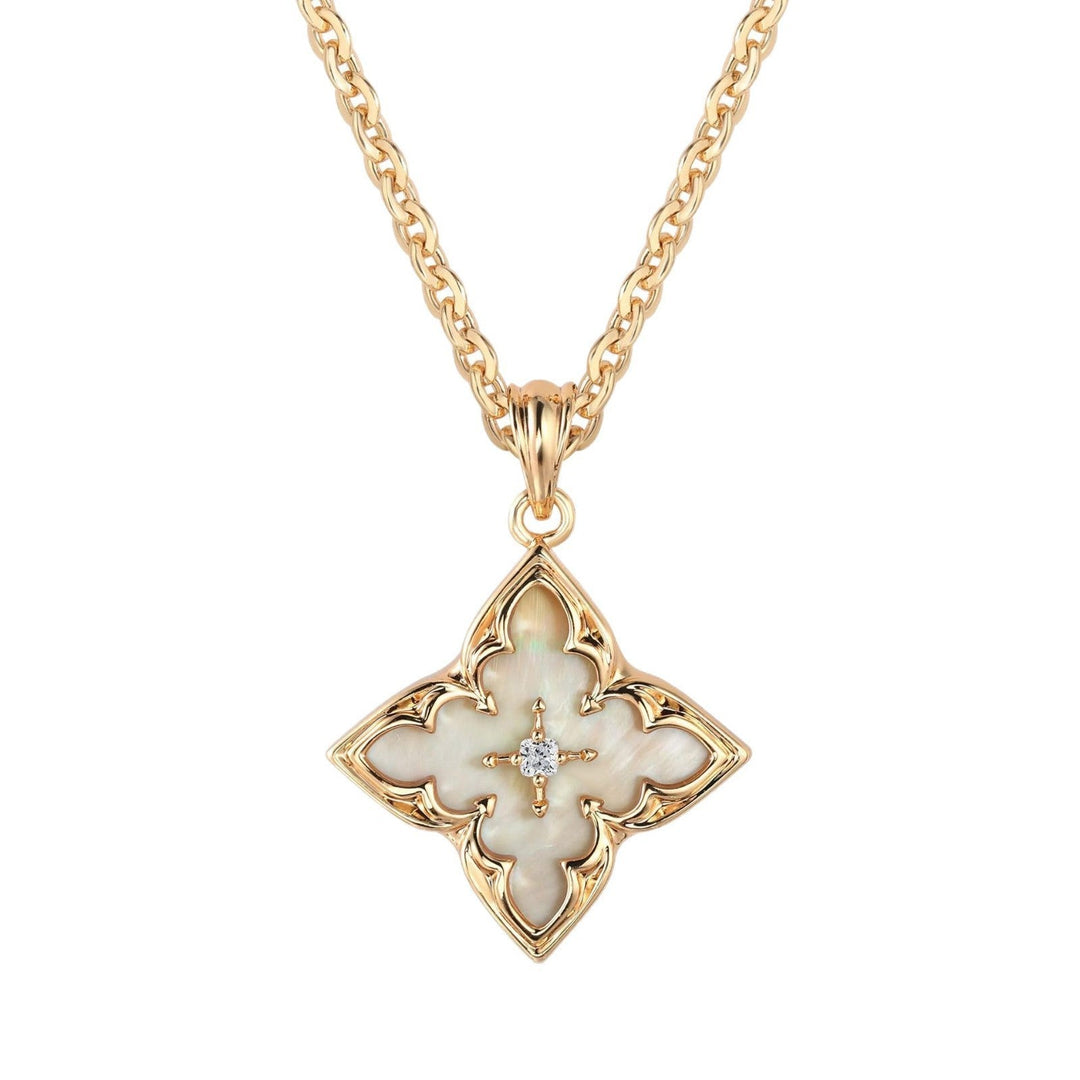 Brown Clover Pendant Necklace