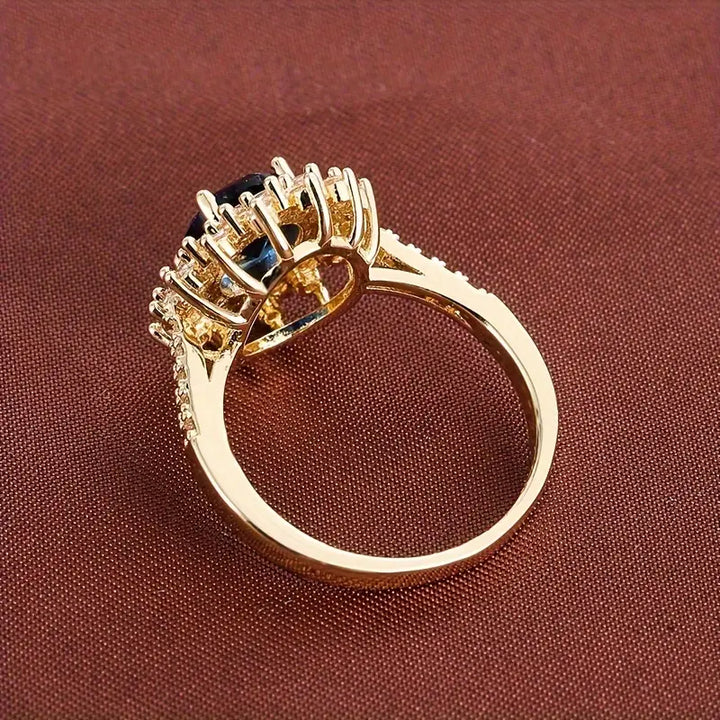 Vionne Saphirae Ring (White Gold)