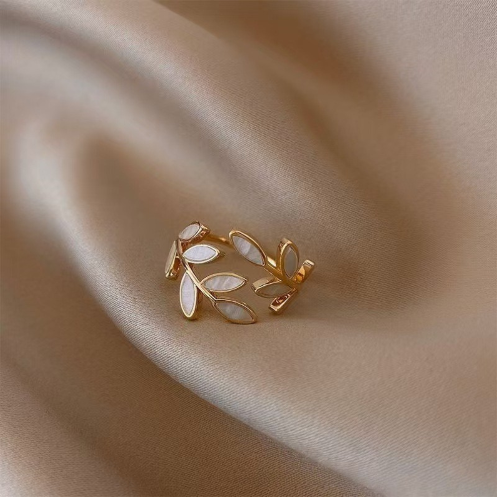 Neraya Delicate Leaf Open Ring